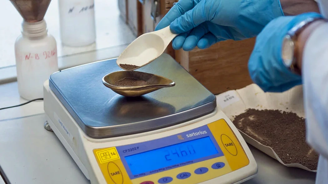 Illustrative image of Grain size analysis (sieve + hydrometer) in Chandler